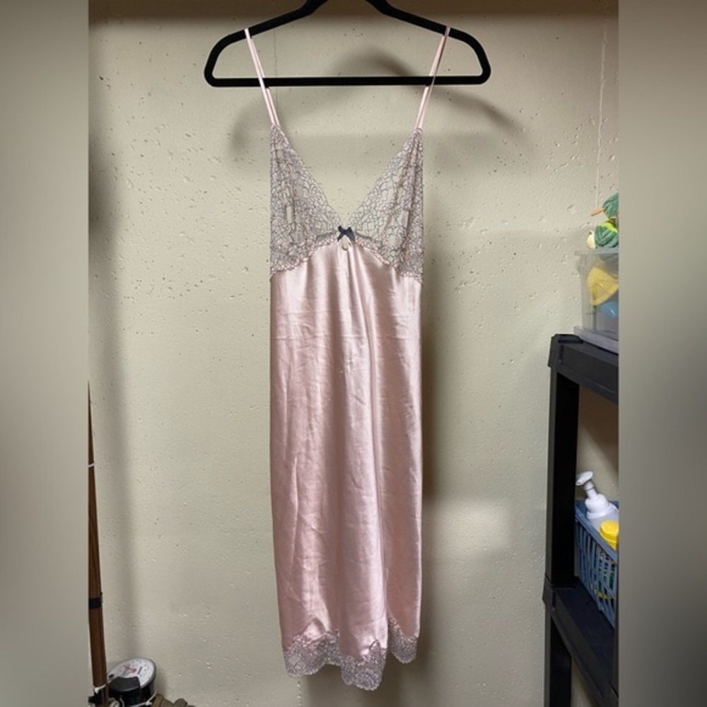 Victoria’s Secret pale pink Satin lace sleep dress lingerie size large